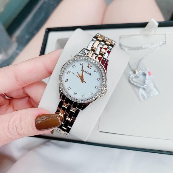 Sale! New! Bulova Diamond Crystal 28mm Watch w/ box main image 4